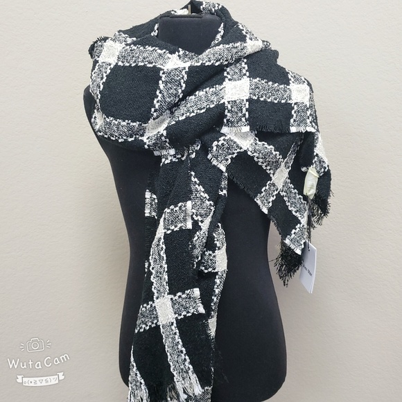 Scarf - Picture 3 of 4